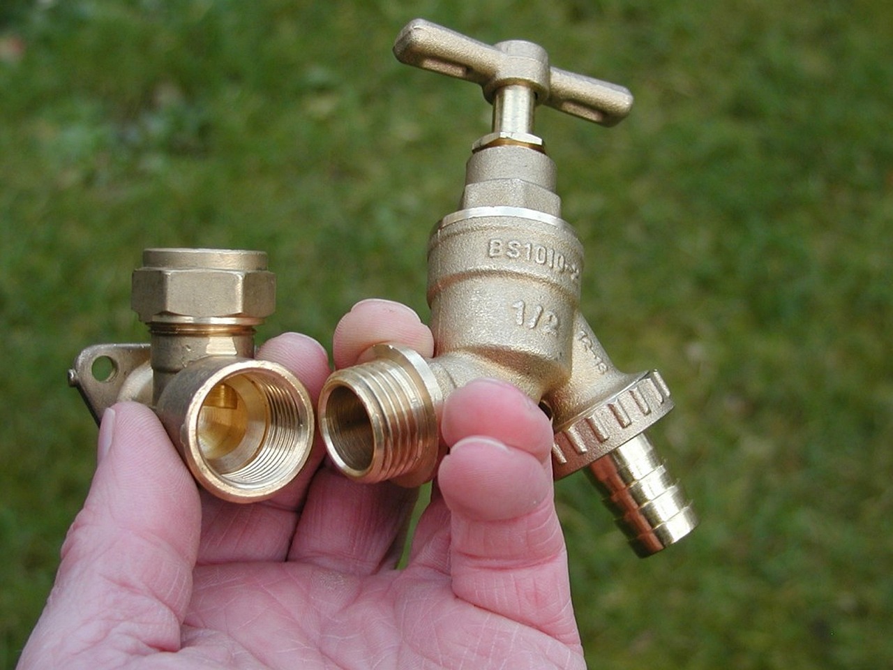 plumbing, fittings, pipe, connection, brass, construction, water, tubing, plumbing pipes, bathroom, repair, maintenance, connecting, copper, nature, tap, faucet, bib, bib cock, garden, green construction, green bathroom